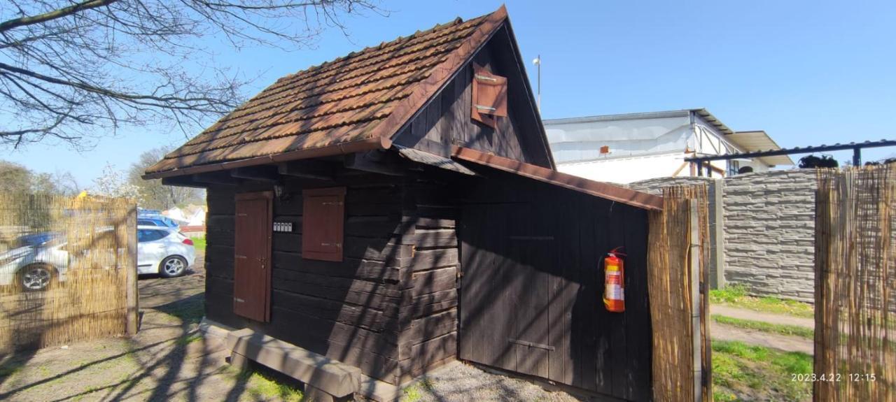 Penzion - Rybolov Pro Deti A Dospele Lázně Bohdaneč Exterior foto