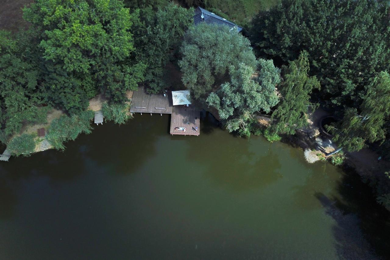 Penzion - Rybolov Pro Deti A Dospele Lázně Bohdaneč Exterior foto